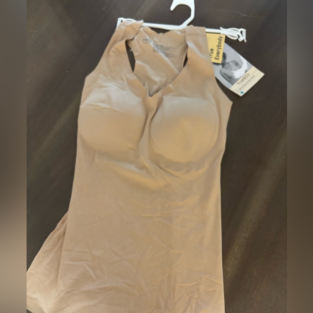 True & Co Seamless Nude Shaping Tank with Built-In Cups Sz S NWT
